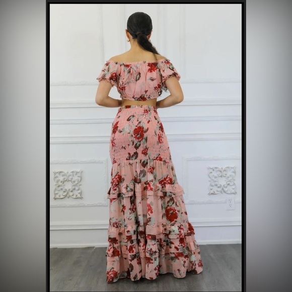 8. $89 Floral Scrunch Skirt Set - Picture 3 of 4